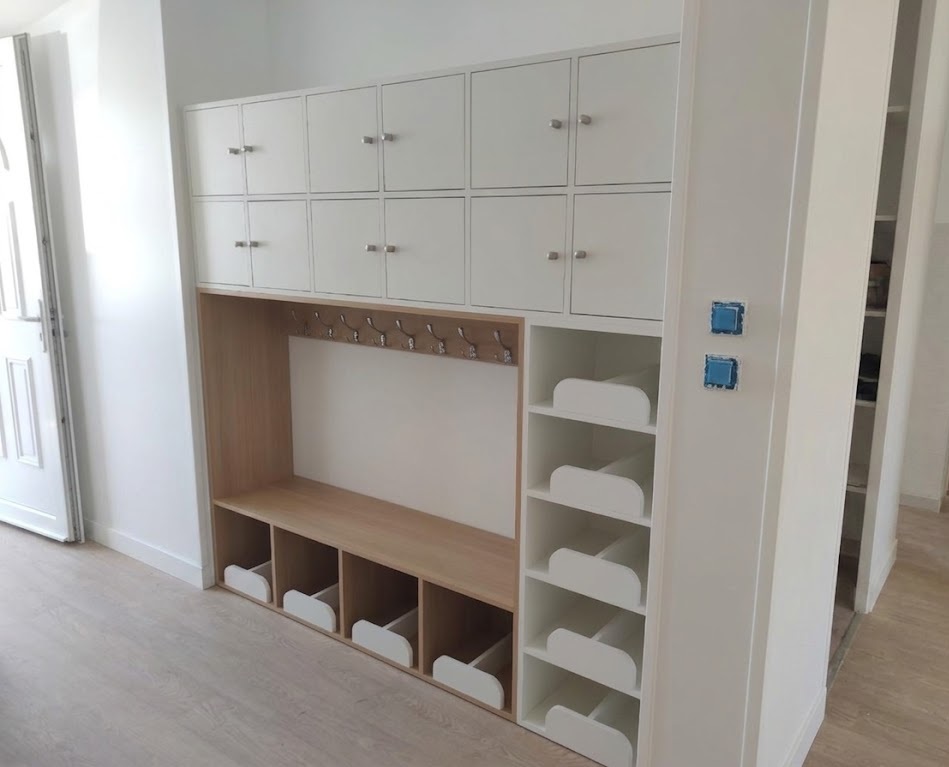 Atelier Godefroy - Mobilier de crèche avec rangement